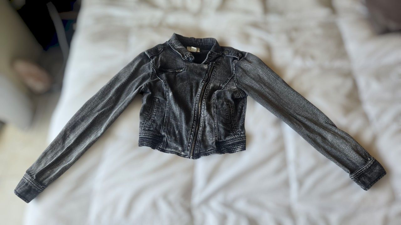 Black Denim Jacket – Forever 21, Gently Worn