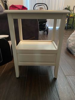 Beautiful Pier 1 Ivory Wood  Corner Table