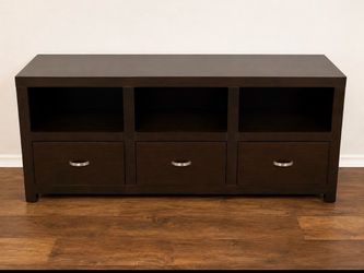 Entertainment dresser