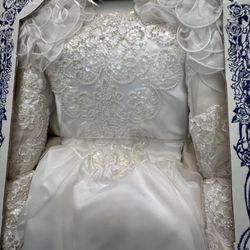 Vintage Like New White Wedding Dress Size 10/12-$80