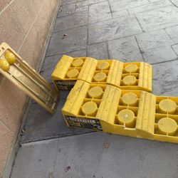 RV Leveler and backup sight