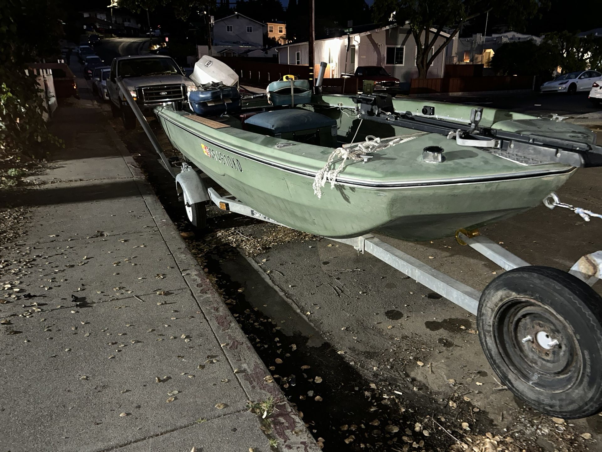 15ft Trihull Bass Boat 25hp Johnson