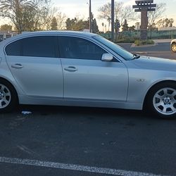 2004 BMW 525i