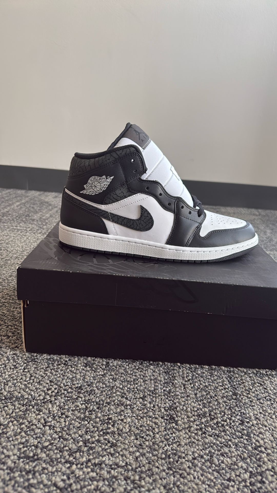 Air Jordan 1 Mid SE