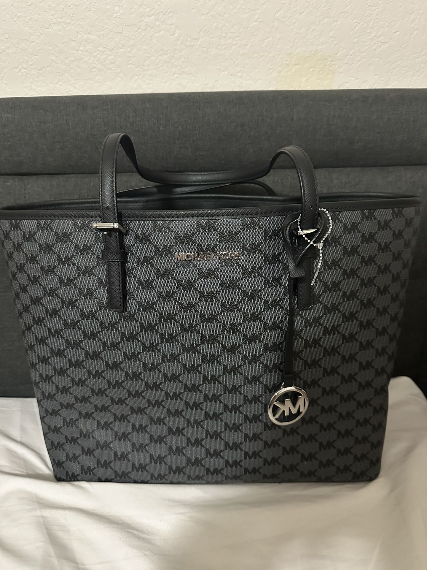 New With Tags Micheal Kors Purse