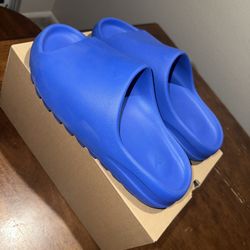 Yeezy Slides