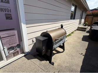 Pro Series 34-Pellet Traeger grill smoker