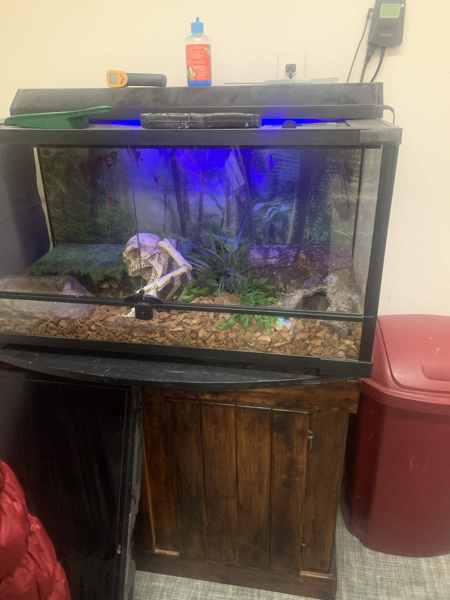 Reptile Tank And Stand