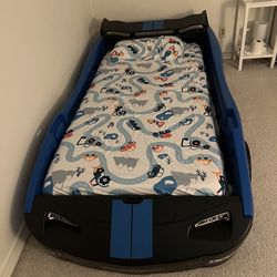 Free twin size bed for kids (no mattress)