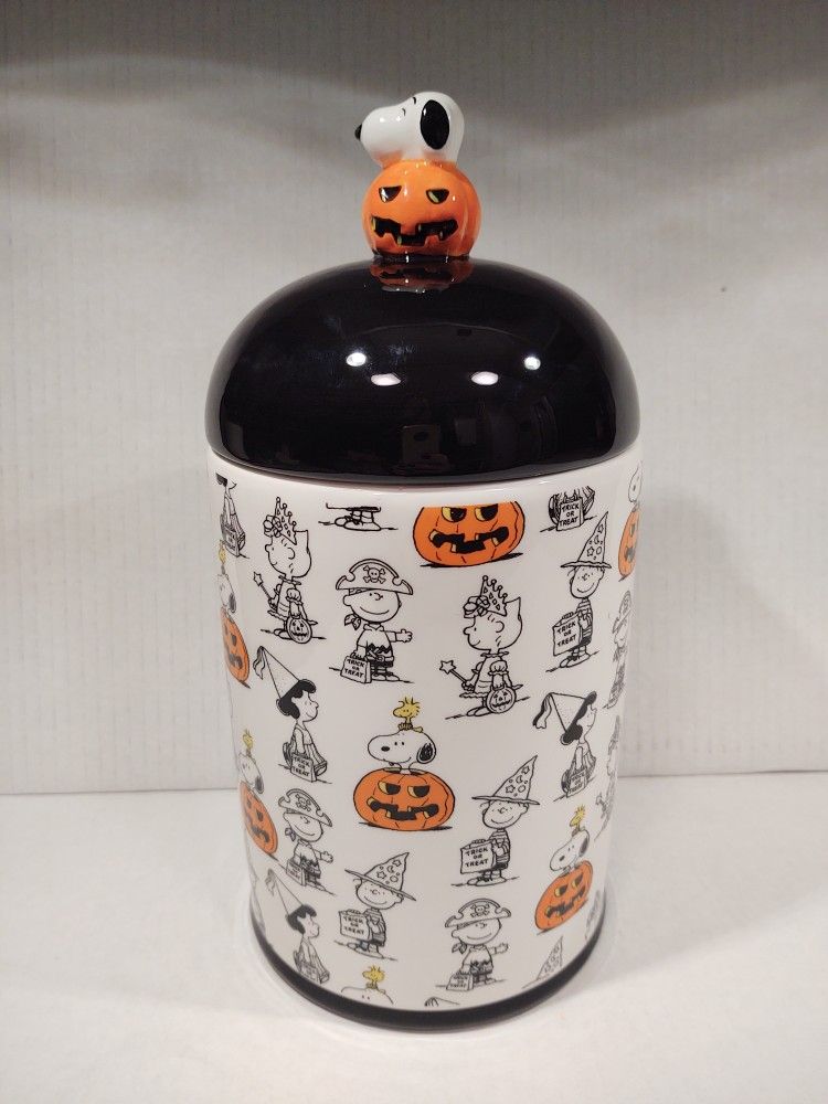 Peanuts Snoopy Great Pumpkin Halloween Canister Cookie Dog Treat Jar!