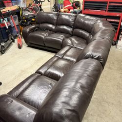 JC Penny Home Collection Brown Leather Power Recliner Sectional