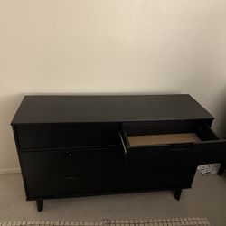 Dresser And Night Stand Set 
