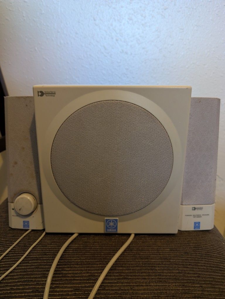 Yamaha YST-MS201 2.1 Multimedia Powered Speakers 3.5mm 45Hz Bass Wood Subwoofer