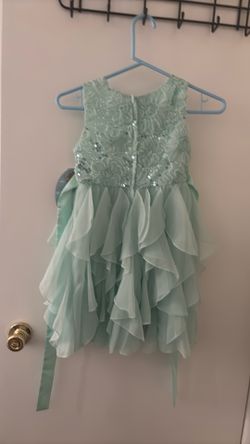 Sleeveless girls dress, size 7