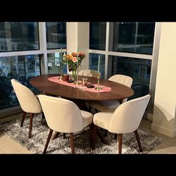 Oval Dining Table- Seats 6