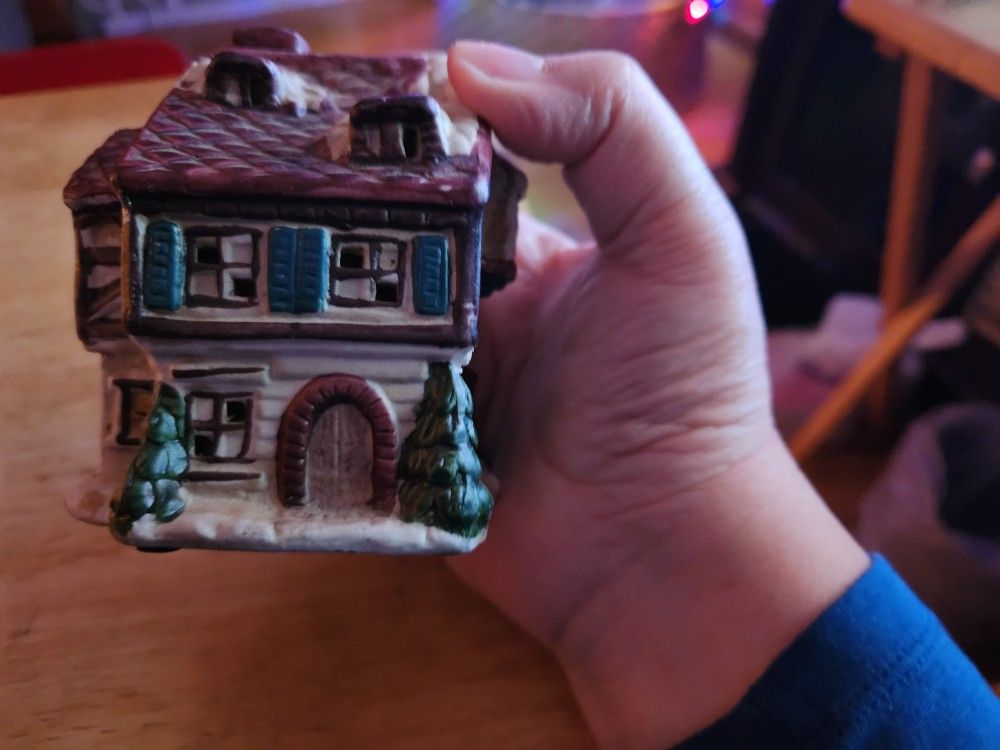 Cute House Figurine Decoration