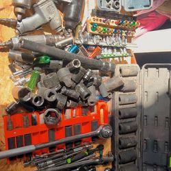 Lots of mechanic tools for sale
