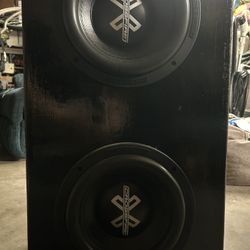 2 Crossfire C5 10’s W/ Sealed Enclosure