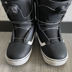 Vans Aura OG Snowboard Boots — Size 9