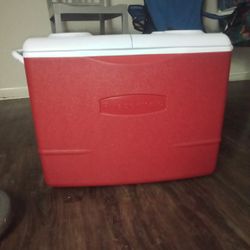 Rubbermaid 4 Cup Holder Red Cooler