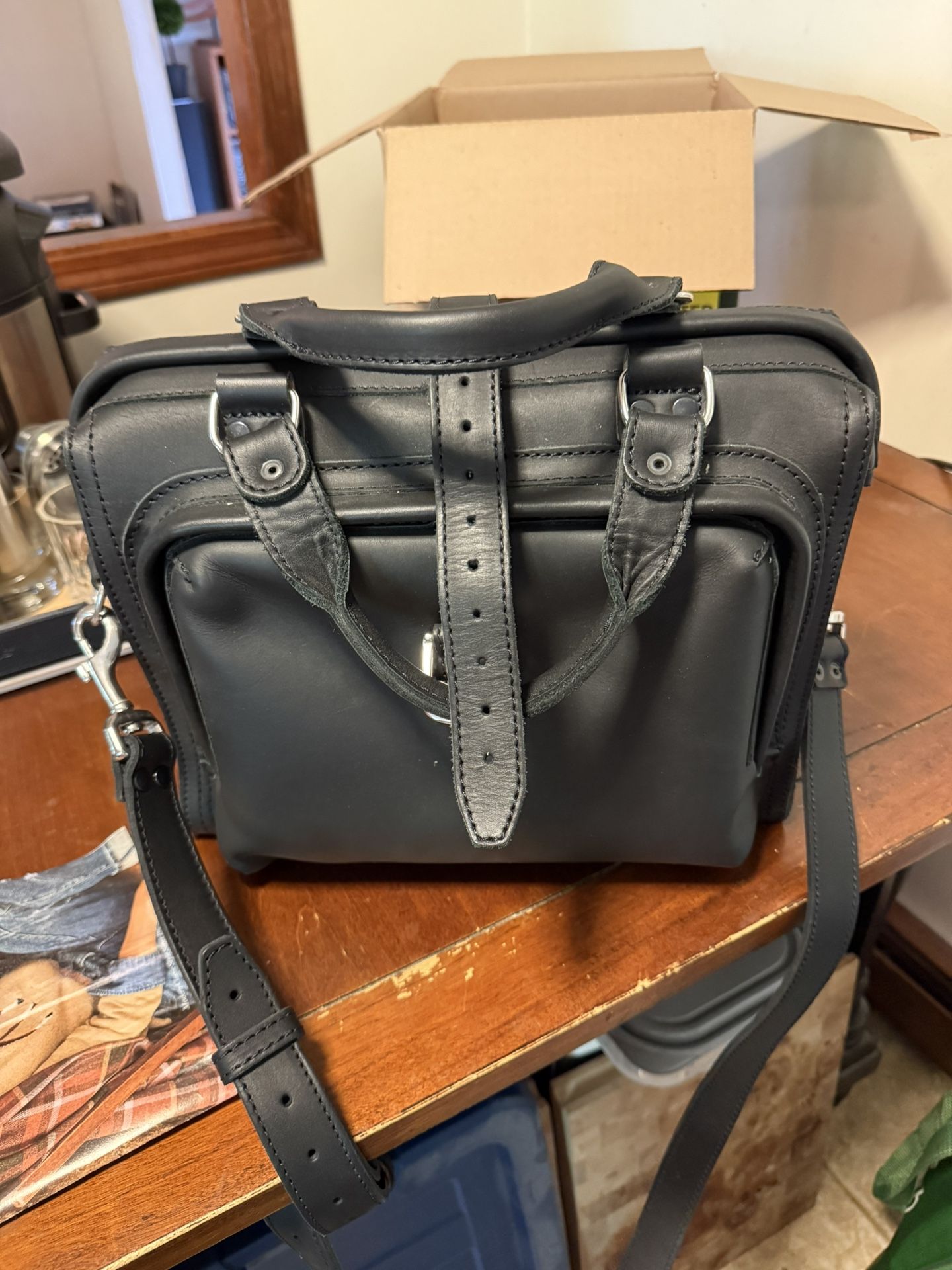 Sattlback Leather Satchel