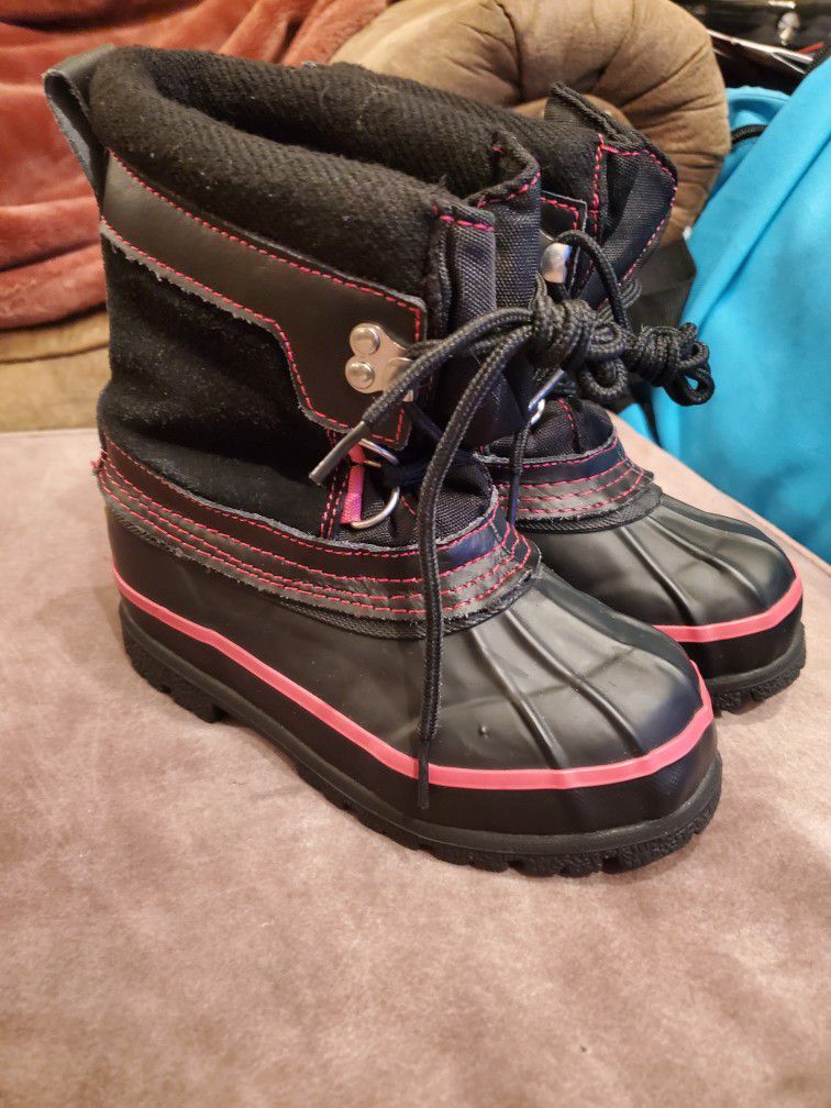 GUC Girls toddler snow boots size 11c