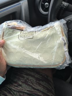 BRAND NEW CROSSBODY COACH BAG