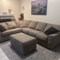 Free Delivery Sectional Couch With Storage Ottoman