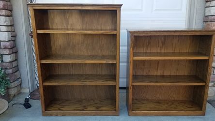 2 wood shelves