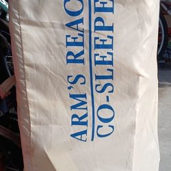 Arms Reach Co- Sleeper Bassinet