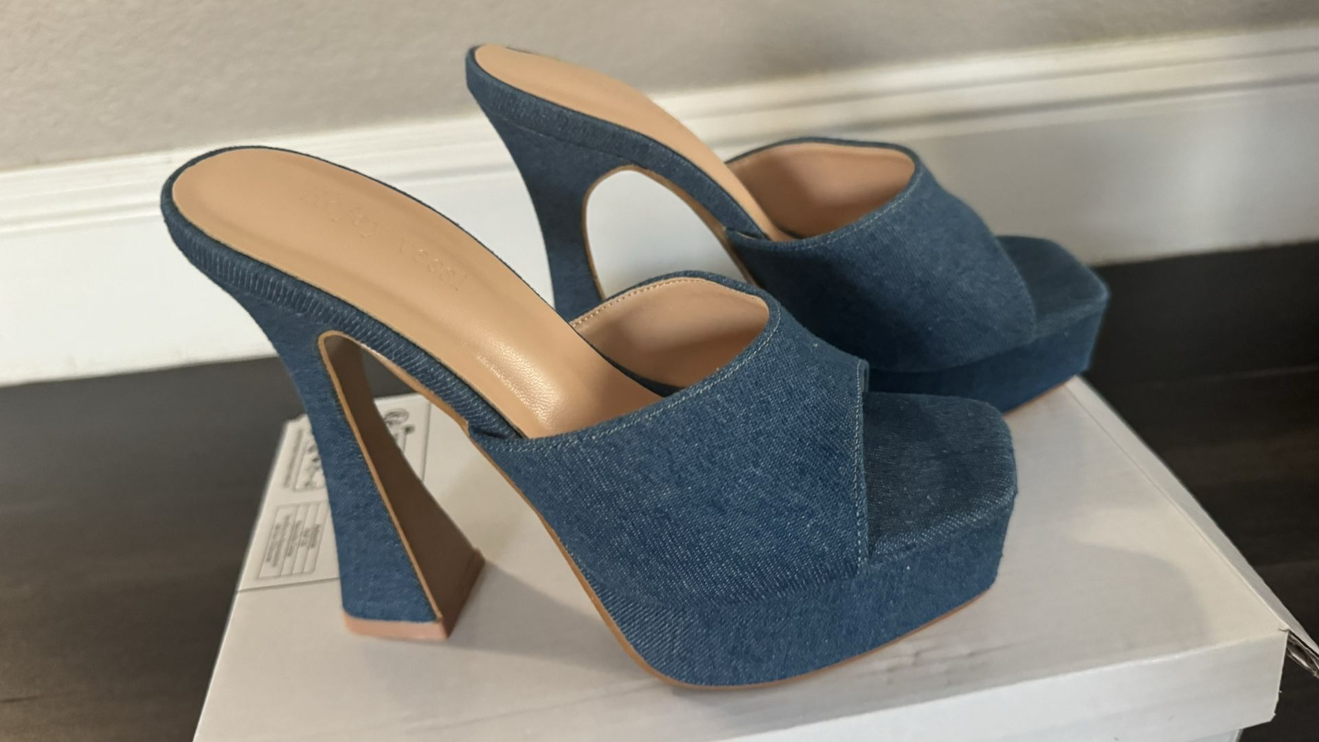 Brandnew Beautiful Denim Wedges Size 6  Retail Price $129 + Tax 