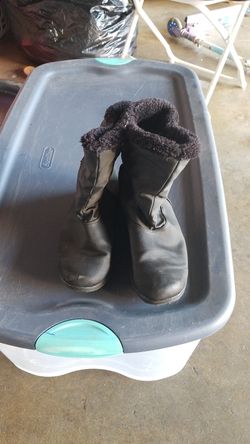 Snow rain boots size 8