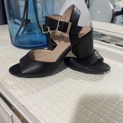 GIANI BERNINI memory Foam Heels , Size 6.5 , Used Once Perfect Conditions 