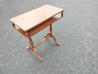 ✨ Vintage French Occasional Side/End Table ✨