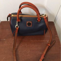 DOONEY & BOURKE  LEATHER CROSSBODY BAG. Brand New Without Tag