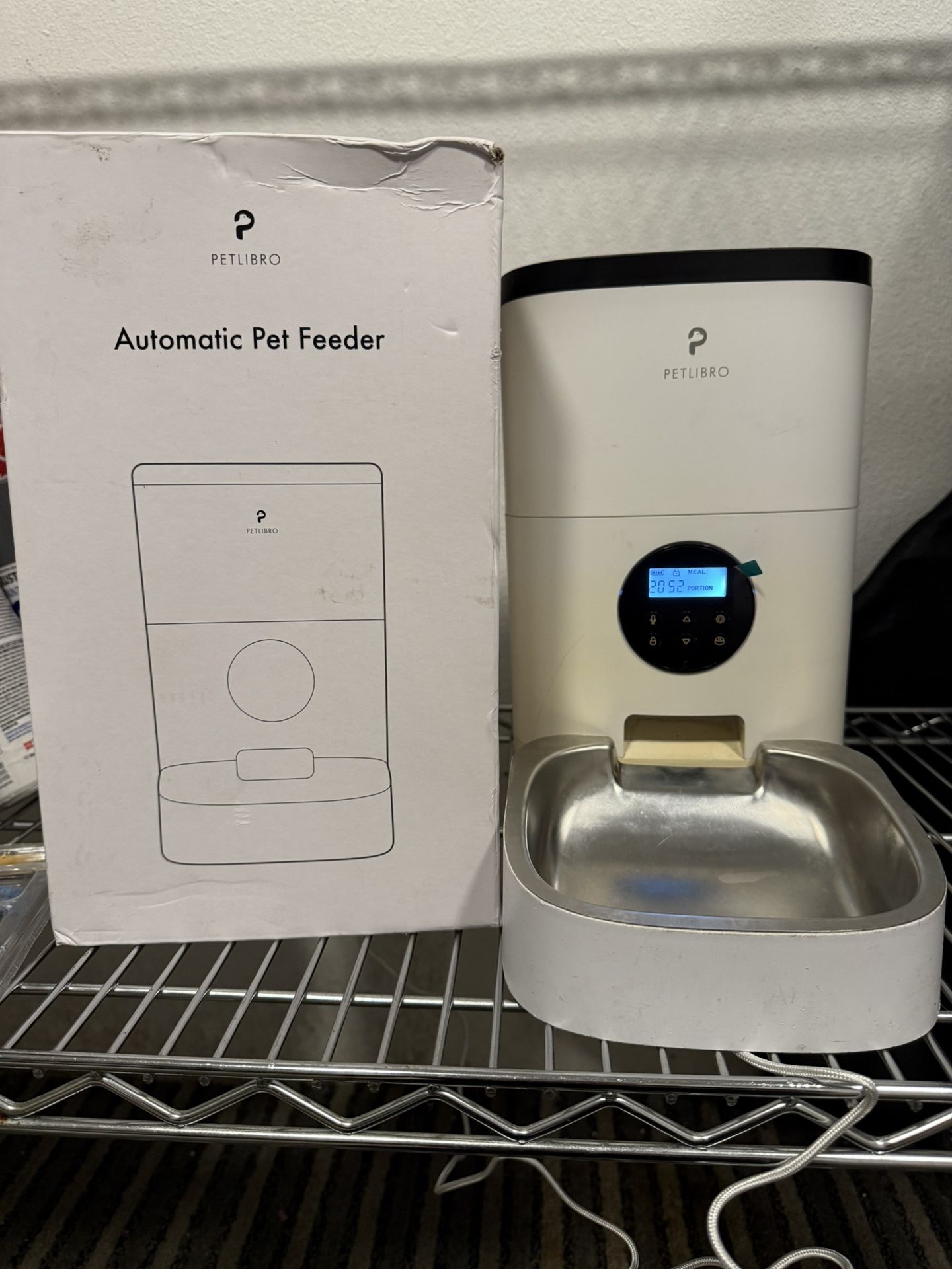Pet Feeder