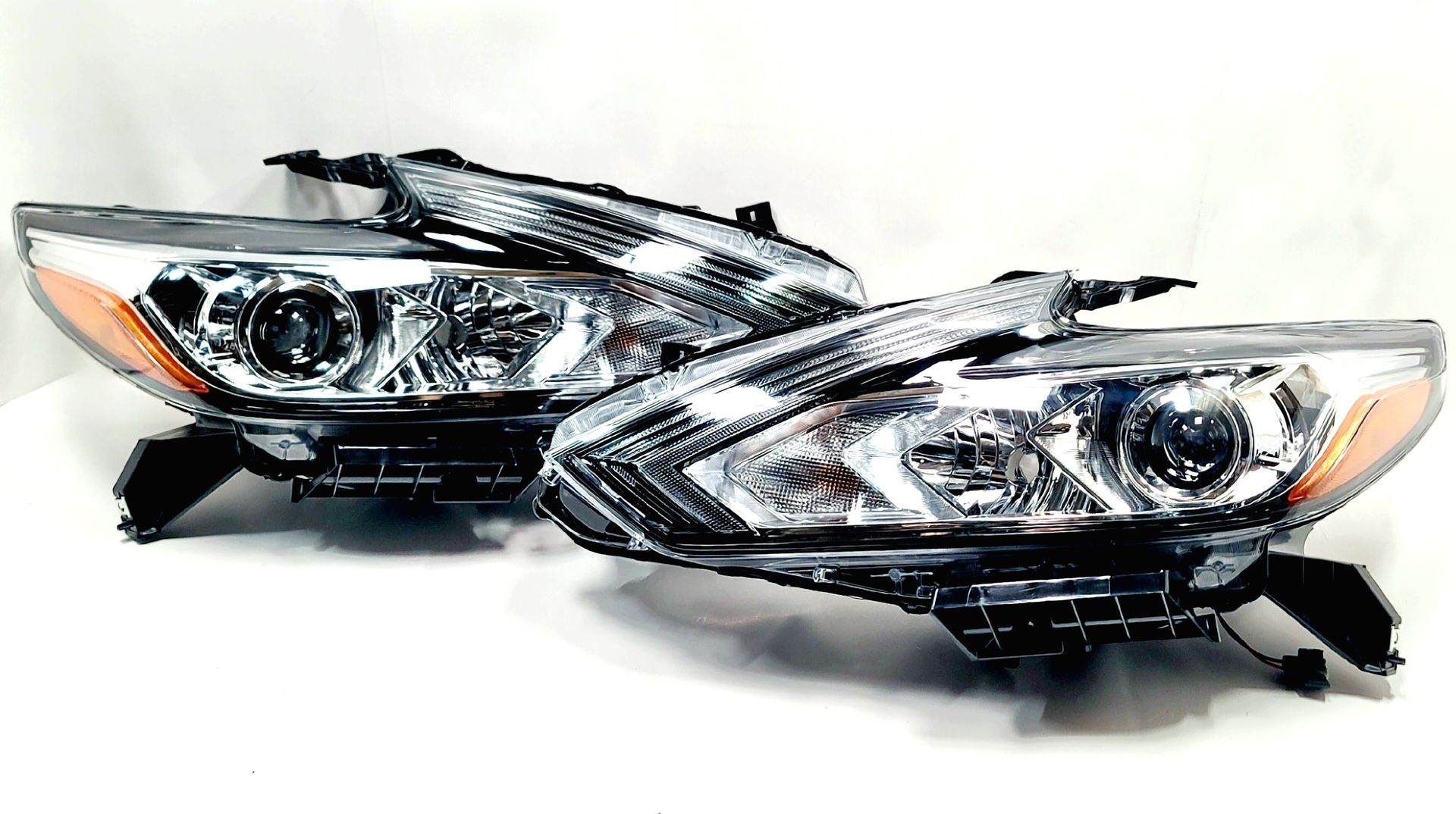 For 2016-2018 Nissan Altima w/o LED DRL Halogen Chrome Headlights Headlamps L+R