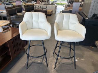 Set of 2 White Tufted Leather Bar Stools