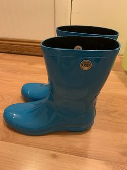 Uggs Brand New rain boots $15