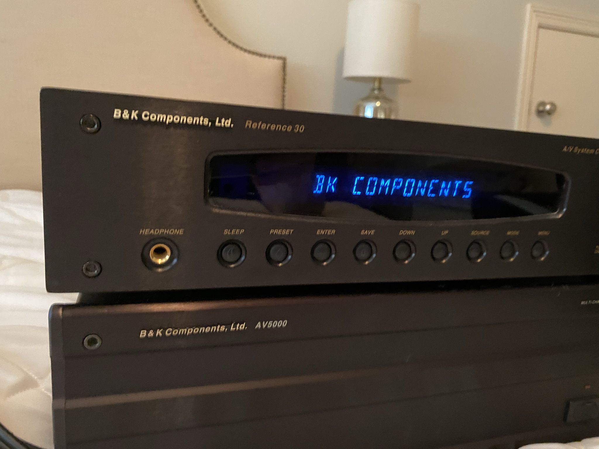 B&K Reference 31 Preamplifier And AV5000 Amplifier