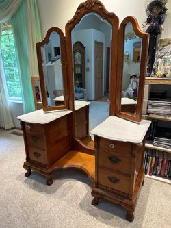 Oak Dresser with 3-way mirror
