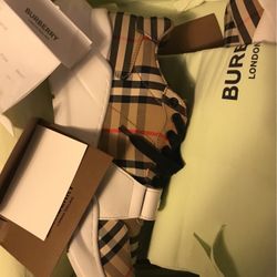 Burberry Low Top Sneaker Size 42