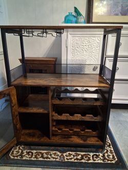 Wine Cabinet/ Muebele Para Vinos