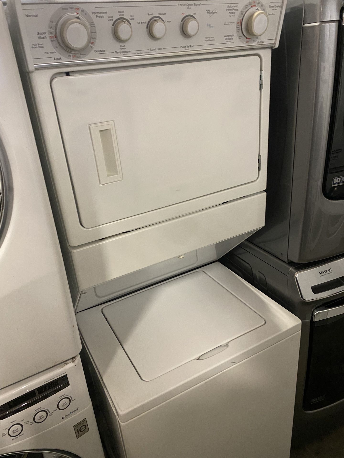 WHIRLPOOL LAUNDRY CENTER COMBO WASHER & DRYER ELECTRIC with FREE WARRANTY