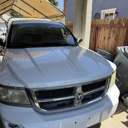 Selling 2008 Dodge Dakota