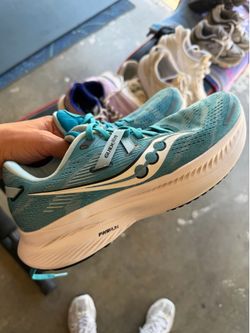 Women’s shoes size 8