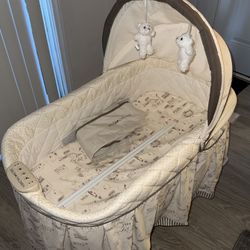 Delta Children Bassinet 