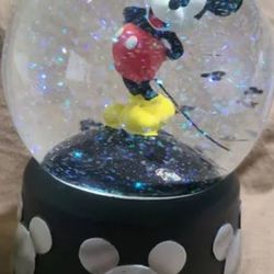 Mickey Miuse - Snowglobe