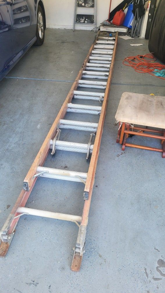 28 Ft Ladder