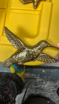 Vintage Homco Gold Hummingbird Wall Plaque (Model 7669).